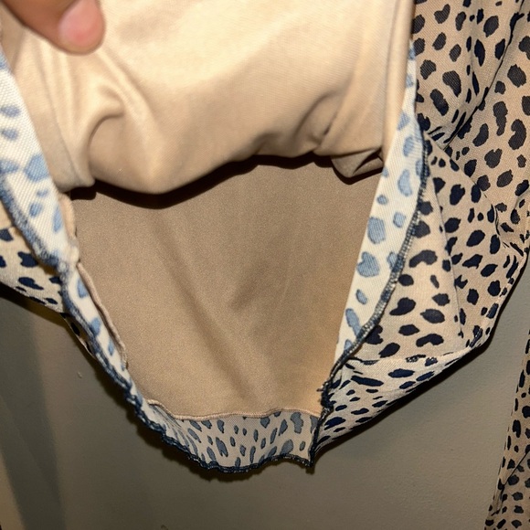 Kirious Los Angeles shirt - tan/black leopard print long sleeve sheer cropped - Picture 6 of 8